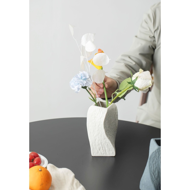 White Abstract Twisted Ceramic Vase – Artistic Minimalist Flower Holder for Home Decor (20x10x10cm)