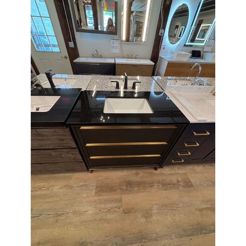 37″ Fairmont Designs Ambassador Vanity Set, Black Granite Avanity QUT37UG-RS Top, Matte Black