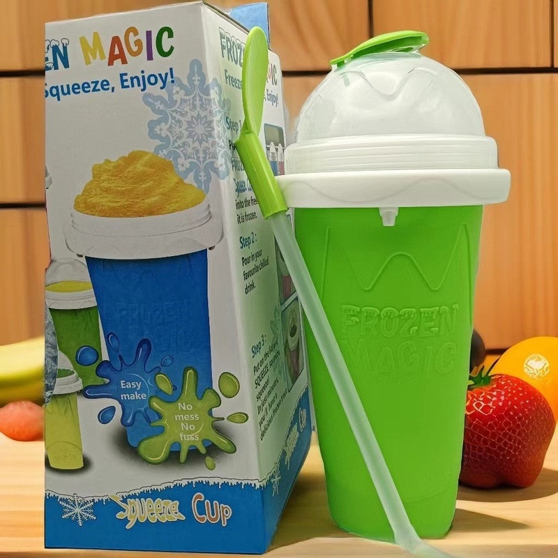 DIY Frozen Magic Slushy Maker Cup – Quick Squeeze Smoothie Cup with Lid & Straw/Spoon(Green)